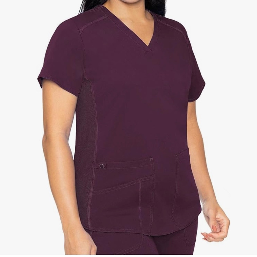 Med Couture Touch Women's V-Neck Shirttail Top